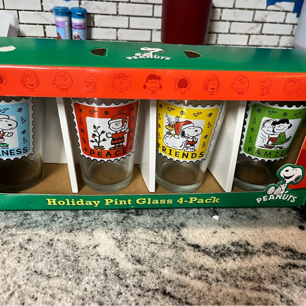 Hallmark Peanuts Snoopy Woodstock Figurine Happiness Is A Full Stocking New